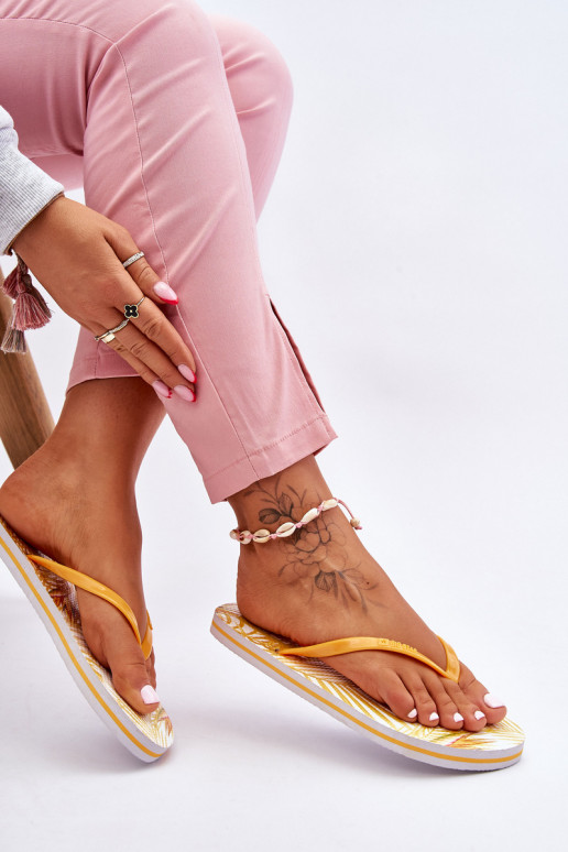 Madingos šlepetės  Big Star LL274819 geltonos spalvos Madingos šlepetės  Big Star LL274819 geltonos spalvos