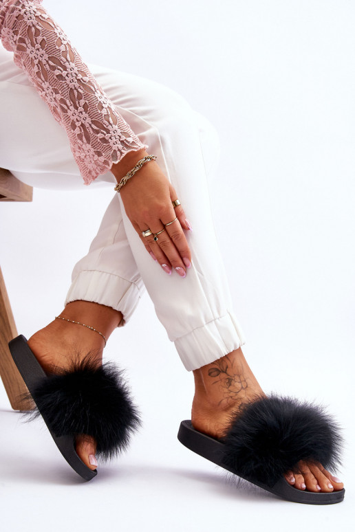 Stilingos guminės šlepetės su kailiuku juodos spalvos Lucrece Stilingos guminės šlepetės su kailiuku juodos spalvos Lucrece