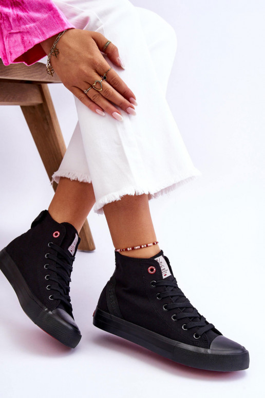 Klasikinio modelio laisvalaikio batai su auliuku Cross Jeans LL2R4088C juodos spalvos Klasikinio modelio laisvalaikio batai su auliuku Cross Jeans LL2R4088C juodos spalvos