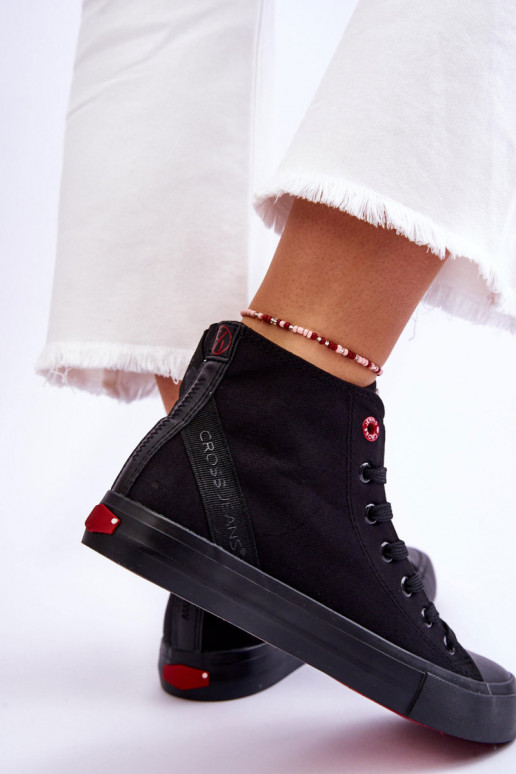 Klasikinio modelio laisvalaikio batai su auliuku Cross Jeans LL2R4088C juodos spalvos Klasikinio modelio laisvalaikio batai su auliuku Cross Jeans LL2R4088C juodos spalvos