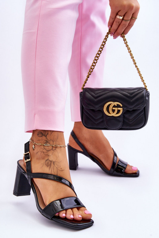 su lako efektu basutės su kulniukais juodos spalvos Carrie su lako efektu basutės su kulniukais juodos spalvos Carrie