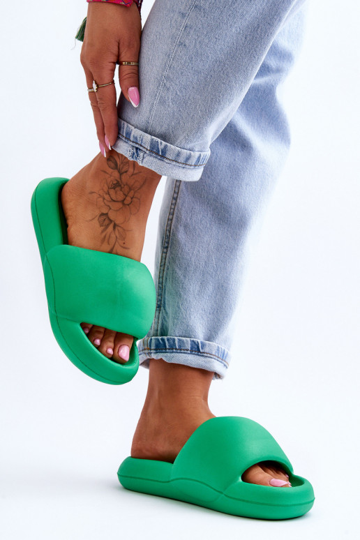 Lengvos šlepetės su paaukšintu padu žalios spalvos Milton Lengvos šlepetės su paaukšintu padu žalios spalvos Milton