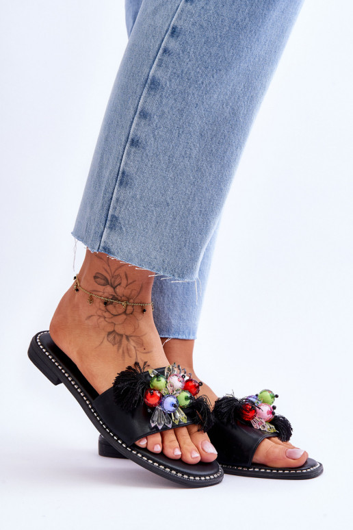 Šlepetės su dekoratyviniais karoliukais S.Barski KV-2775-47 juodos spalvos Šlepetės su dekoratyviniais karoliukais S.Barski KV-2775-47 juodos spalvos