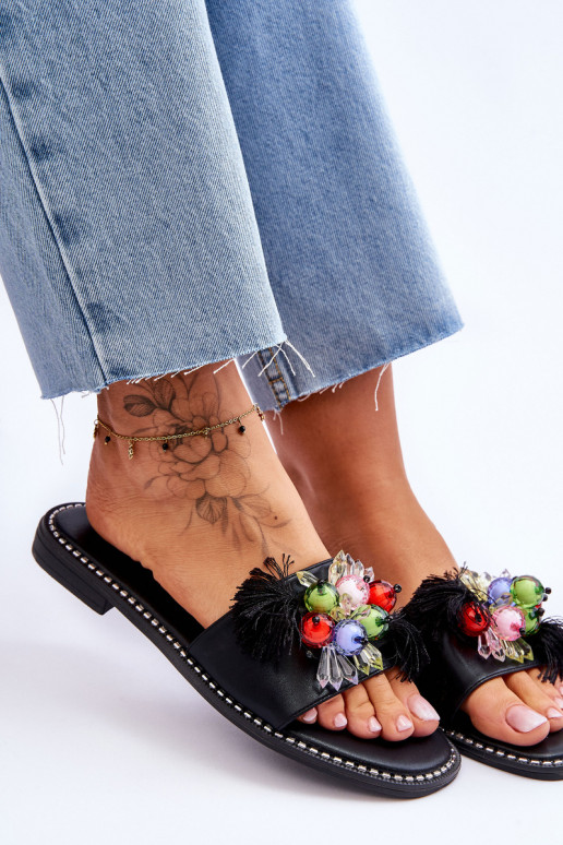 Šlepetės su dekoratyviniais karoliukais S.Barski KV-2775-47 juodos spalvos Šlepetės su dekoratyviniais karoliukais S.Barski KV-2775-47 juodos spalvos