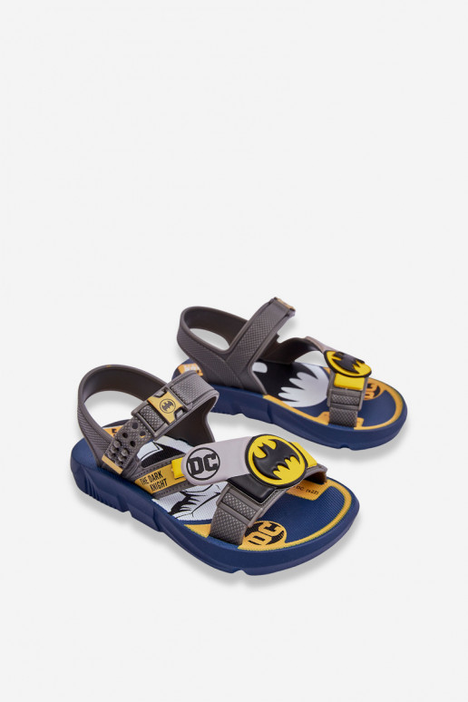 Vaikiškos basutės Batman Grendene Kids JJ385049 pilkos spalvos Vaikiškos basutės Batman Grendene Kids JJ385049 pilkos spalvos