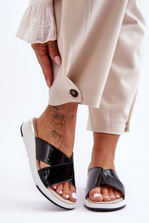 su lako efektu Šlepetės  S.Barski AL22469 juodos spalvos su lako efektu Šlepetės  S.Barski AL22469 juodos spalvos