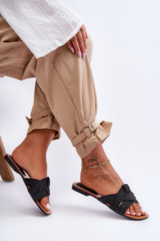 Šlepetės juodos spalvos Aversa