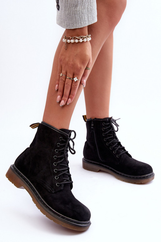 Zomšiniai batai auliniai batai su plačiais kulniukais juodos spalvos Asteoris Zomšiniai batai auliniai batai su plačiais kulniukais juodos spalvos Asteoris