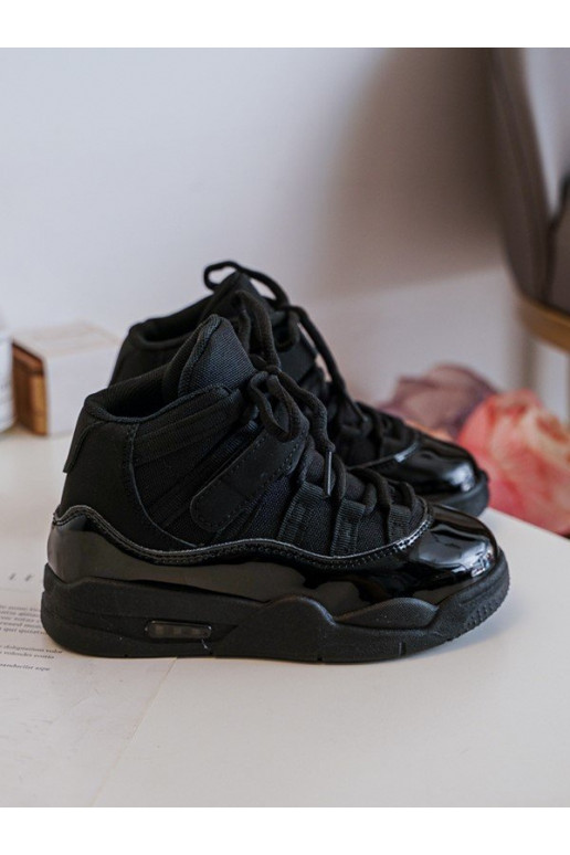 Vaikiški sportbačiai su raišteliais juodos spalvos Darina