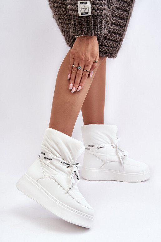 sniego batai    Wiązaniem baltos spalvos Siracna sniego batai    Wiązaniem baltos spalvos Siracna