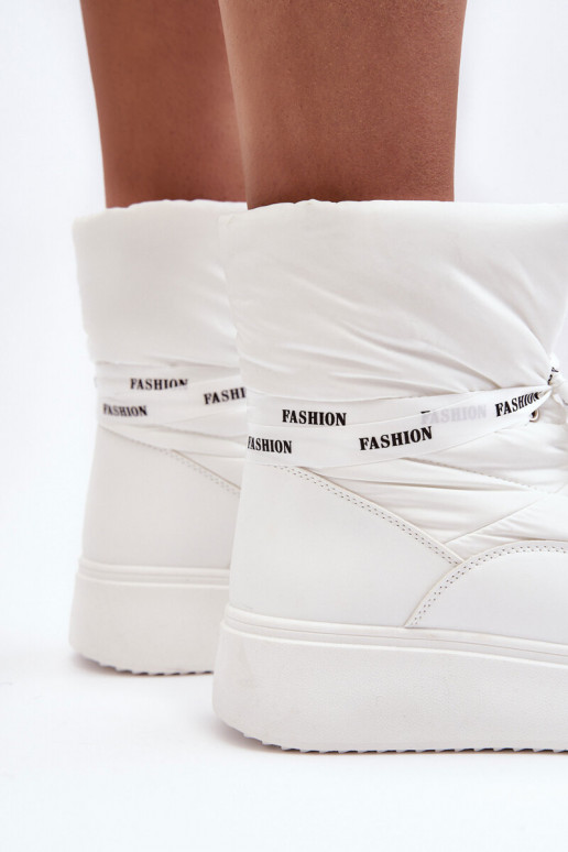 sniego batai    Wiązaniem baltos spalvos Siracna sniego batai    Wiązaniem baltos spalvos Siracna