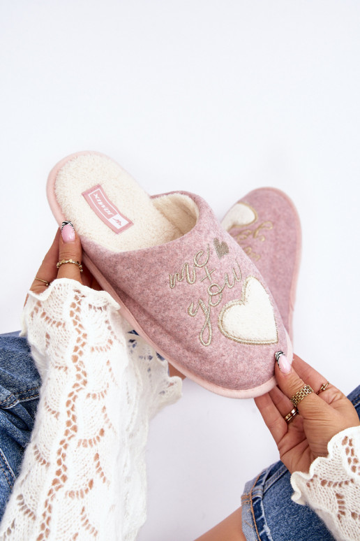 Klasikinio modelio Šlepetės Įsispiriamo modelio pašiltinti rožinės spalvos Mabira Klasikinio modelio Šlepetės Įsispiriamo modelio pašiltinti rožinės spalvos Mabira