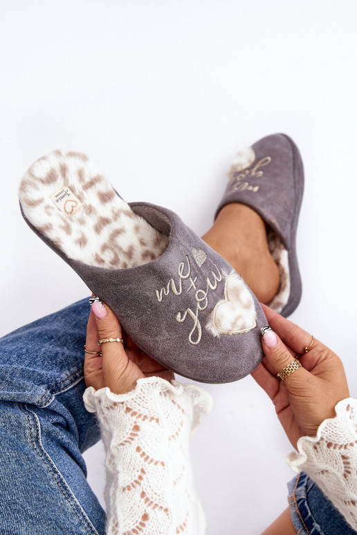 su blizgesiu Šlepetės   pilkos spalvos Geraja su blizgesiu Šlepetės   pilkos spalvos Geraja