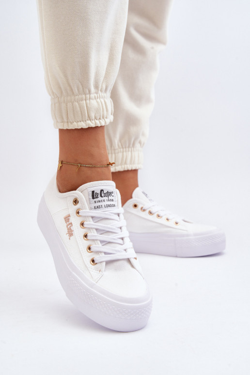 Moteriški batai su platforma Lee Cooper LCW-24-31-2725 baltos spalvos Moteriški batai su platforma Lee Cooper LCW-24-31-2725 baltos spalvos