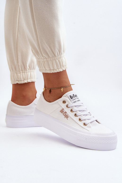 Moteriški batai su platforma Lee Cooper LCW-24-31-2725 baltos spalvos Moteriški batai su platforma Lee Cooper LCW-24-31-2725 baltos spalvos
