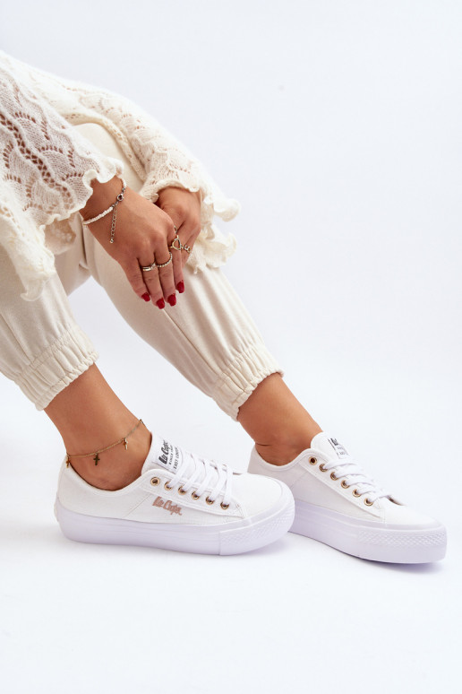 Moteriški batai su platforma Lee Cooper LCW-24-31-2725 baltos spalvos Moteriški batai su platforma Lee Cooper LCW-24-31-2725 baltos spalvos