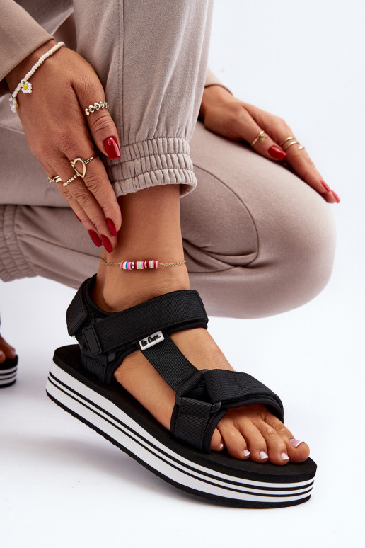 Moteriškos basutės su platforma Lee Cooper LCW-24-05-2753 juodos spalvos Moteriškos basutės su platforma Lee Cooper LCW-24-05-2753 juodos spalvos