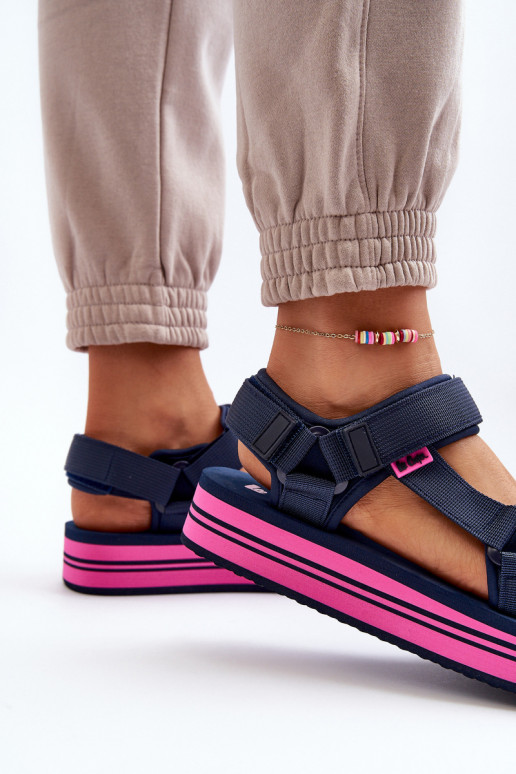 Moteriškos basutės su platforma Lee Cooper LCW-24-05-2754L tamsiai mėlynos spalvos
