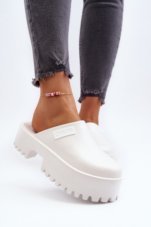 Šlepetės su madingais masyviais padais Big Star NN274015 baltos spalvos