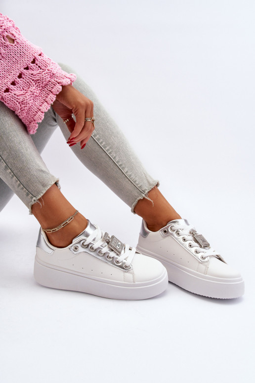 Sneakers modelio batai   su ornamentais baltos spalvos Celedria Sneakers modelio batai   su ornamentais baltos spalvos Celedria