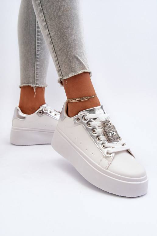 Sneakers modelio batai   su ornamentais baltos spalvos Celedria Sneakers modelio batai   su ornamentais baltos spalvos Celedria