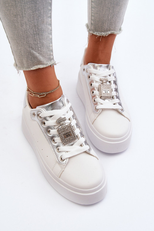 Sneakers modelio batai   su ornamentais baltos spalvos Celedria Sneakers modelio batai   su ornamentais baltos spalvos Celedria