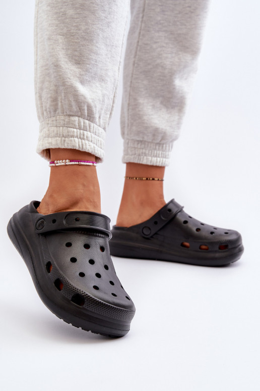 Lengvos šlepetės juodos spalvos Ilariana Lengvos šlepetės juodos spalvos Ilariana