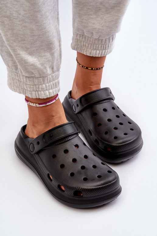 Lengvos šlepetės juodos spalvos Ilariana Lengvos šlepetės juodos spalvos Ilariana