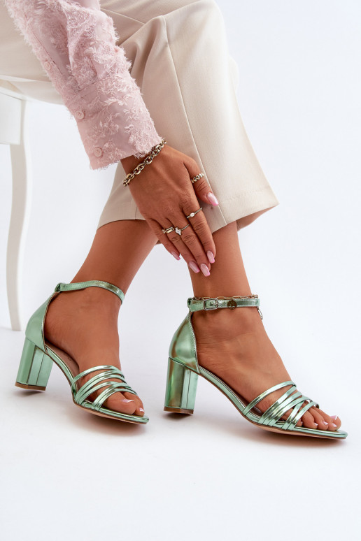 basutės su kulniukais su dirželiais žalios spalvos Enitia