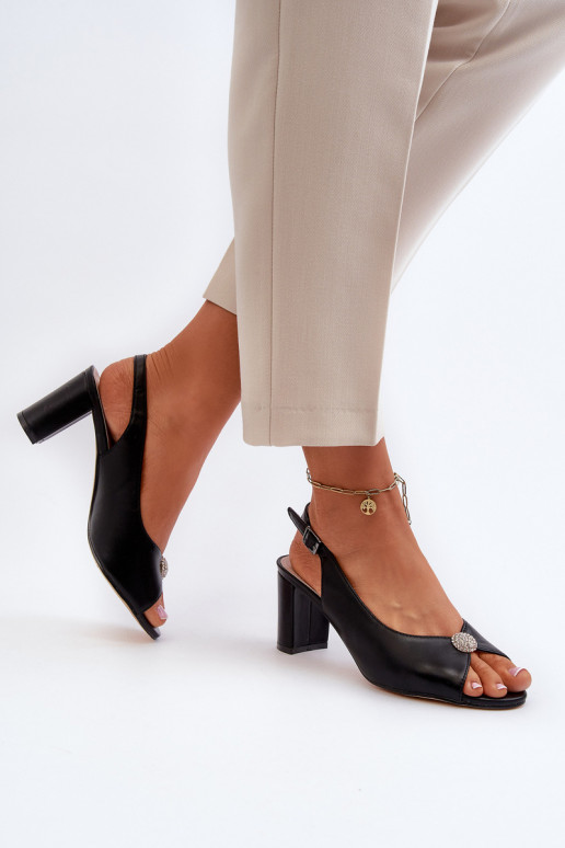 Elegantiško stiliaus basutės su kulniukais su ornamentais juodos spalvos Trasea