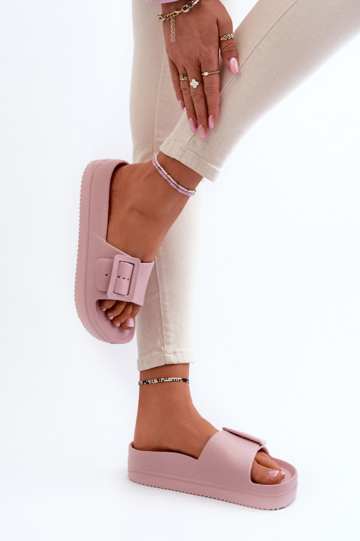 Lengvos šlepetės su platforma su sagtimis Big Star NN274A663 rožinės spalvos Lengvos šlepetės su platforma su sagtimis Big Star NN274A663 rožinės spalvos