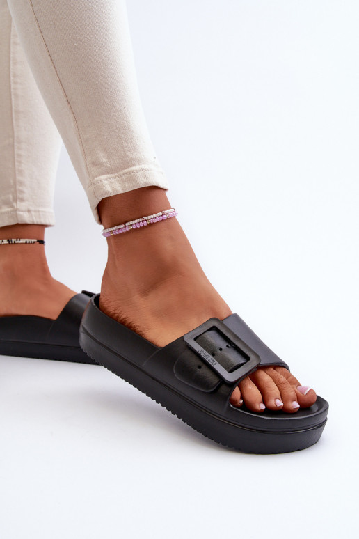 Lengvos šlepetės su platforma su sagtimis Big Star NN274A662 juodos spalvos Lengvos šlepetės su platforma su sagtimis Big Star NN274A662 juodos spalvos