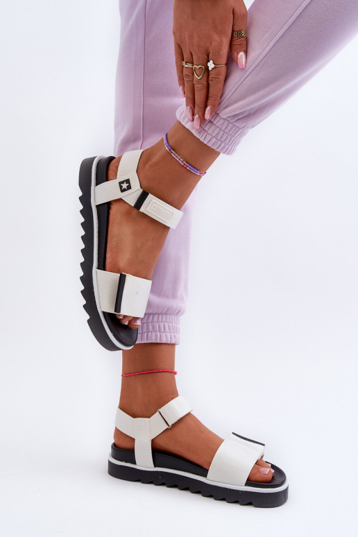 Moteriškos basutės su platforma Big Star NN274777 baltos spalvos