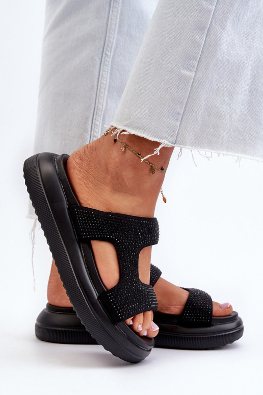 Dekoruotos Moteriškos šlepetės su platforma juodos spalvos Jestella Dekoruotos Moteriškos šlepetės su platforma juodos spalvos Jestella