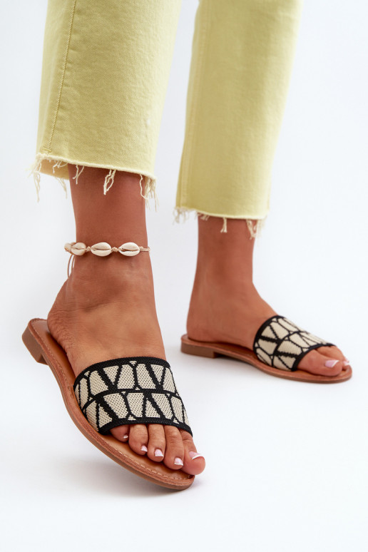 Moteriškos šlepetės su plačiais kulniukais juodos spalvos Traivea Moteriškos šlepetės su plačiais kulniukais juodos spalvos Traivea