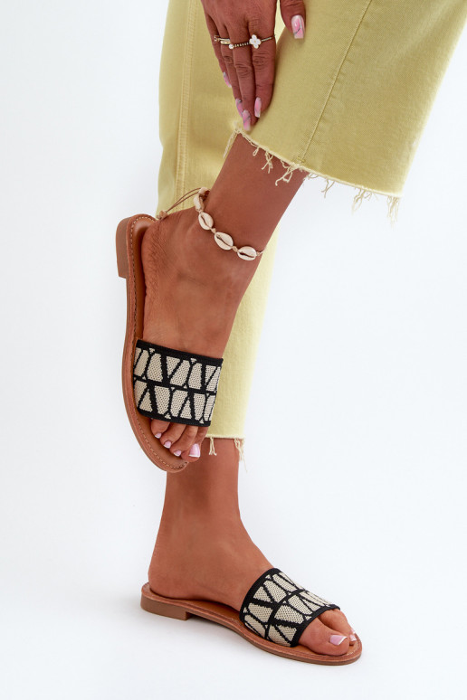 Moteriškos šlepetės su plačiais kulniukais juodos spalvos Traivea Moteriškos šlepetės su plačiais kulniukais juodos spalvos Traivea