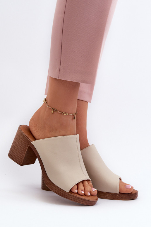 Elegantiško stiliaus  Moteriškos šlepetės su kulniukais smėlio spalvos Varnila