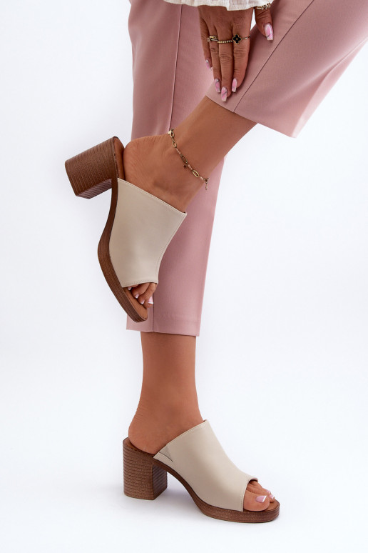 Elegantiško stiliaus  Moteriškos šlepetės su kulniukais smėlio spalvos Varnila