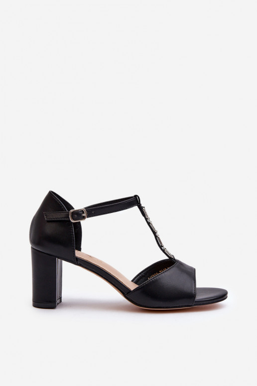 Moteriškos aukštakulnės basutės su dekoruotais kulnais iš eko odos juodos spalvos Triavera