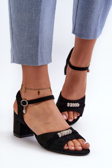 Moteriškos basutės iš eko zomšosowe su kulniukais su gražiomis detalėmis juodos spalvos Narhi