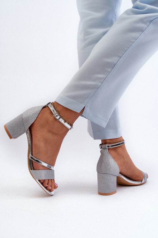 Blizgančios basutės   su neaukštais kulniukais sidabro spalvos Ploemis