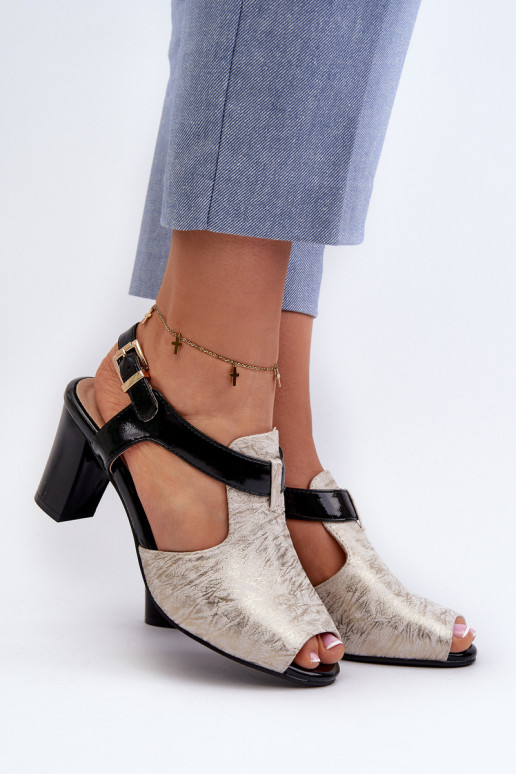 Moteriškos aukštakulnės basutės iš eko odos aukso-juodos spalvos Queenmarie Moteriškos aukštakulnės basutės iš eko odos aukso-juodos spalvos Queenmarie