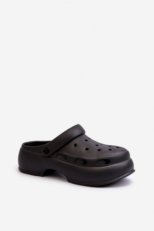 Lengvos šlepetės Moteriškos šlepetės su madingais masyviais padais juodos spalvos Danollia