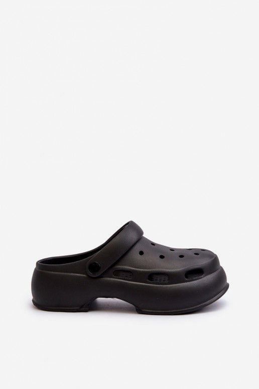 Lengvos šlepetės Moteriškos šlepetės su madingais masyviais padais juodos spalvos Danollia