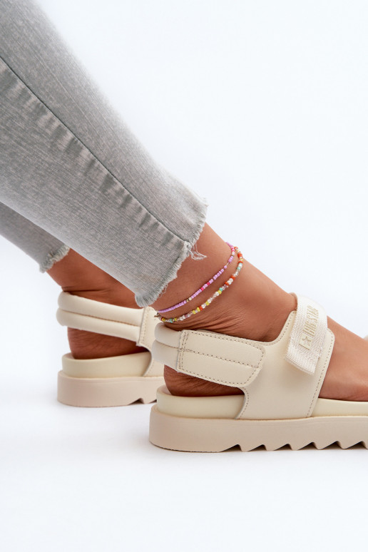 Moteriškos basutės su platforma Big Star NN274751 smėlio spalvos Moteriškos basutės su platforma Big Star NN274751 smėlio spalvos