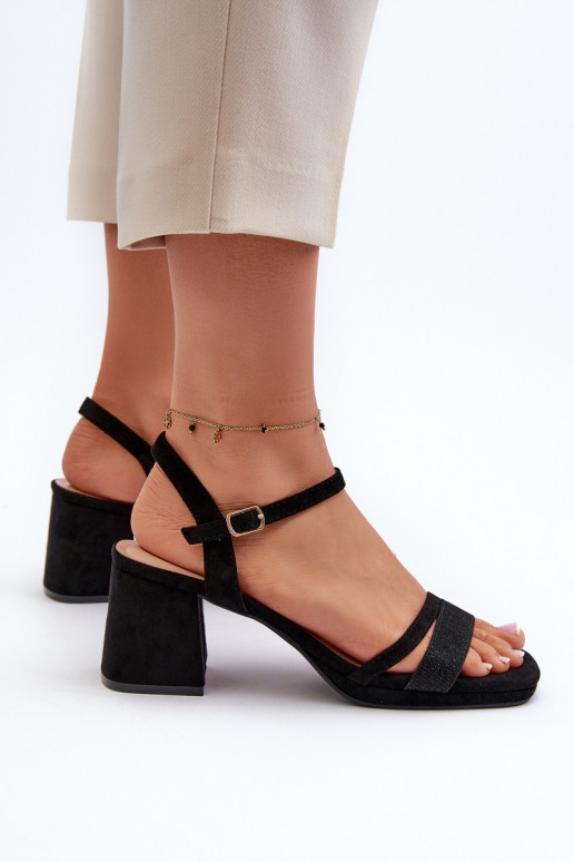 Elegantiškos aukštakulnės basutės Z Błyszczącym em juodos spalvos Tessata Elegantiškos aukštakulnės basutės Z Błyszczącym em juodos spalvos Tessata