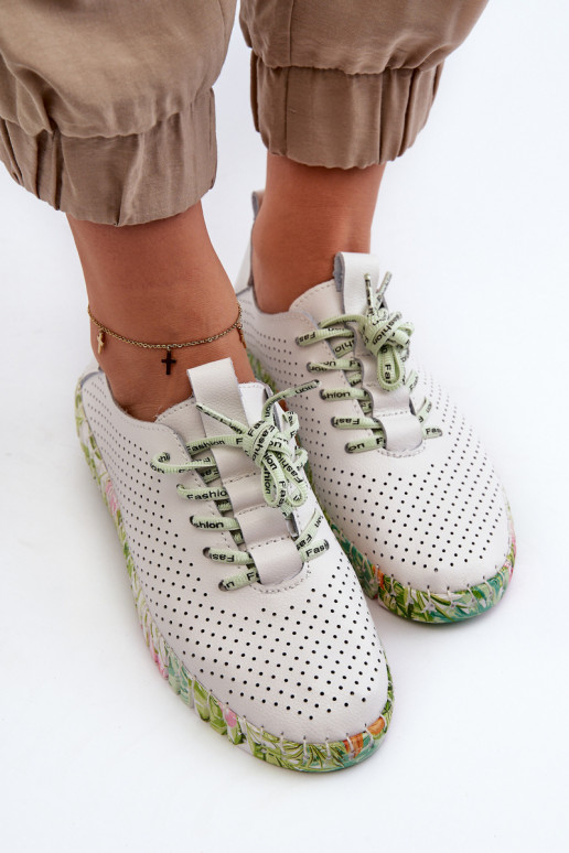 Sznurowe batai    baltos spalvos Farnalea Sznurowe batai    baltos spalvos Farnalea