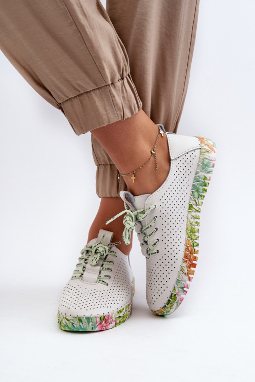 Sznurowe batai    baltos spalvos Farnalea Sznurowe batai    baltos spalvos Farnalea