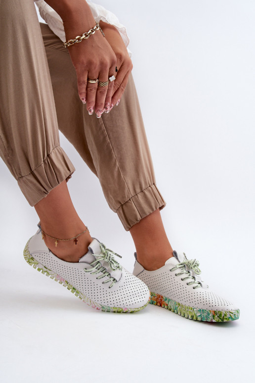 Sznurowe batai    baltos spalvos Farnalea Sznurowe batai    baltos spalvos Farnalea