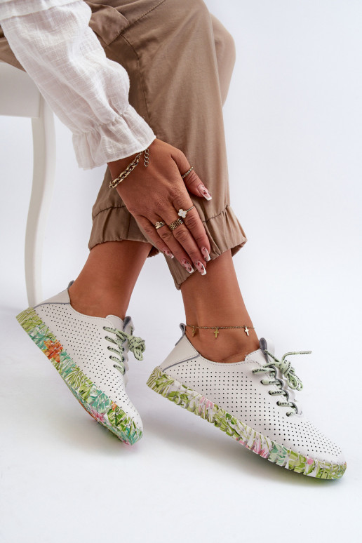 Sznurowe batai    baltos spalvos Farnalea Sznurowe batai    baltos spalvos Farnalea